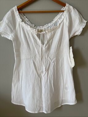 Y2K New Guess Lace back Short-Sleeve Peasant Cotton blouse